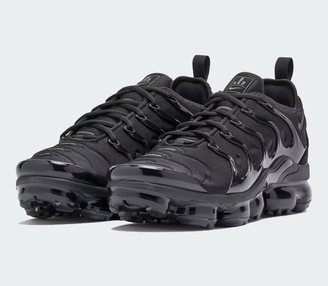 nike-air-vapormax-plus-triple-black-2